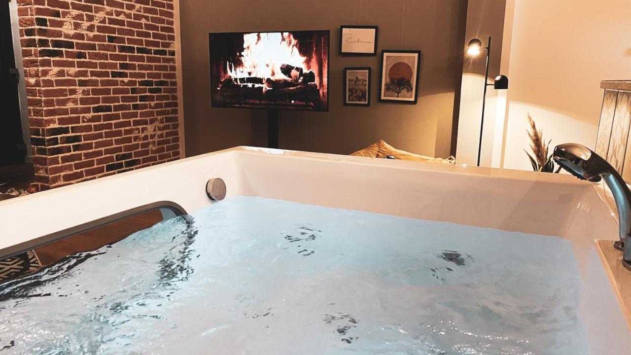 טרייר Stilvolles City-Loft Mit Privatem Whirlpool מראה חיצוני תמונה