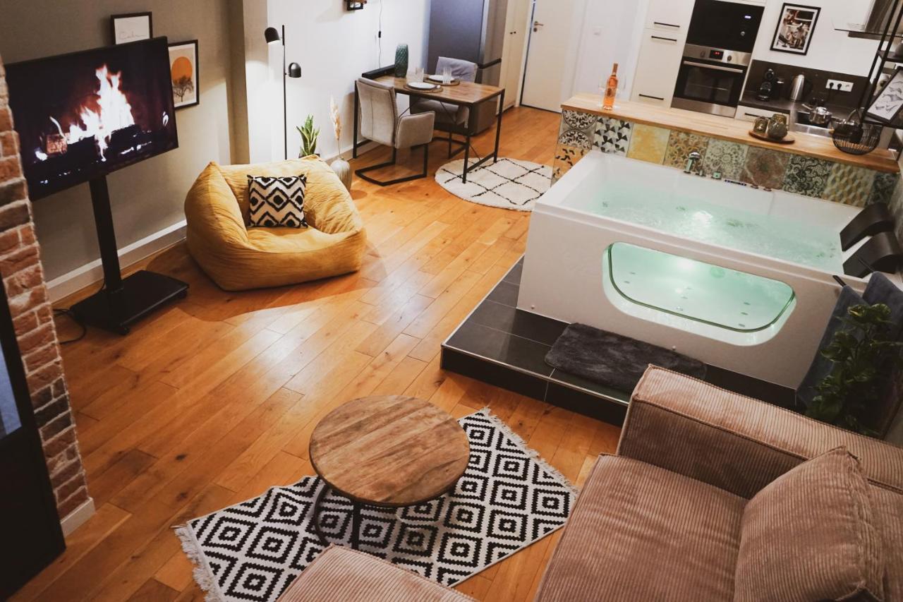 טרייר Stilvolles City-Loft Mit Privatem Whirlpool מראה חיצוני תמונה