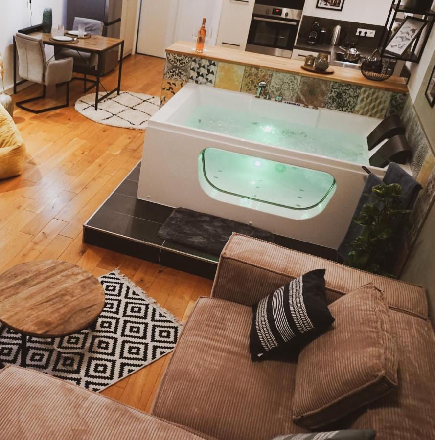 טרייר Stilvolles City-Loft Mit Privatem Whirlpool מראה חיצוני תמונה